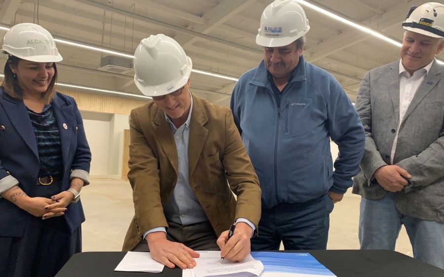 Aguas Décima y Grupo Amar oficializan ampliación de territorio para posibilitar megaproyecto comercial en borde río